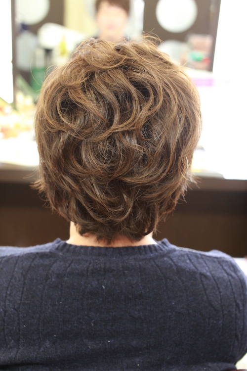 久しぶりパーマでイメチェン メンズパーマ たつの市の美容院メーカー講師が教えるぺったんこ髪の解決方法ブログ